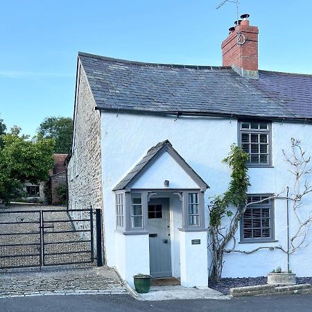 Cosy Two Bedrooom Cottage Set In A Dorset Village Стерминстер-Ньютон Экстерьер фото