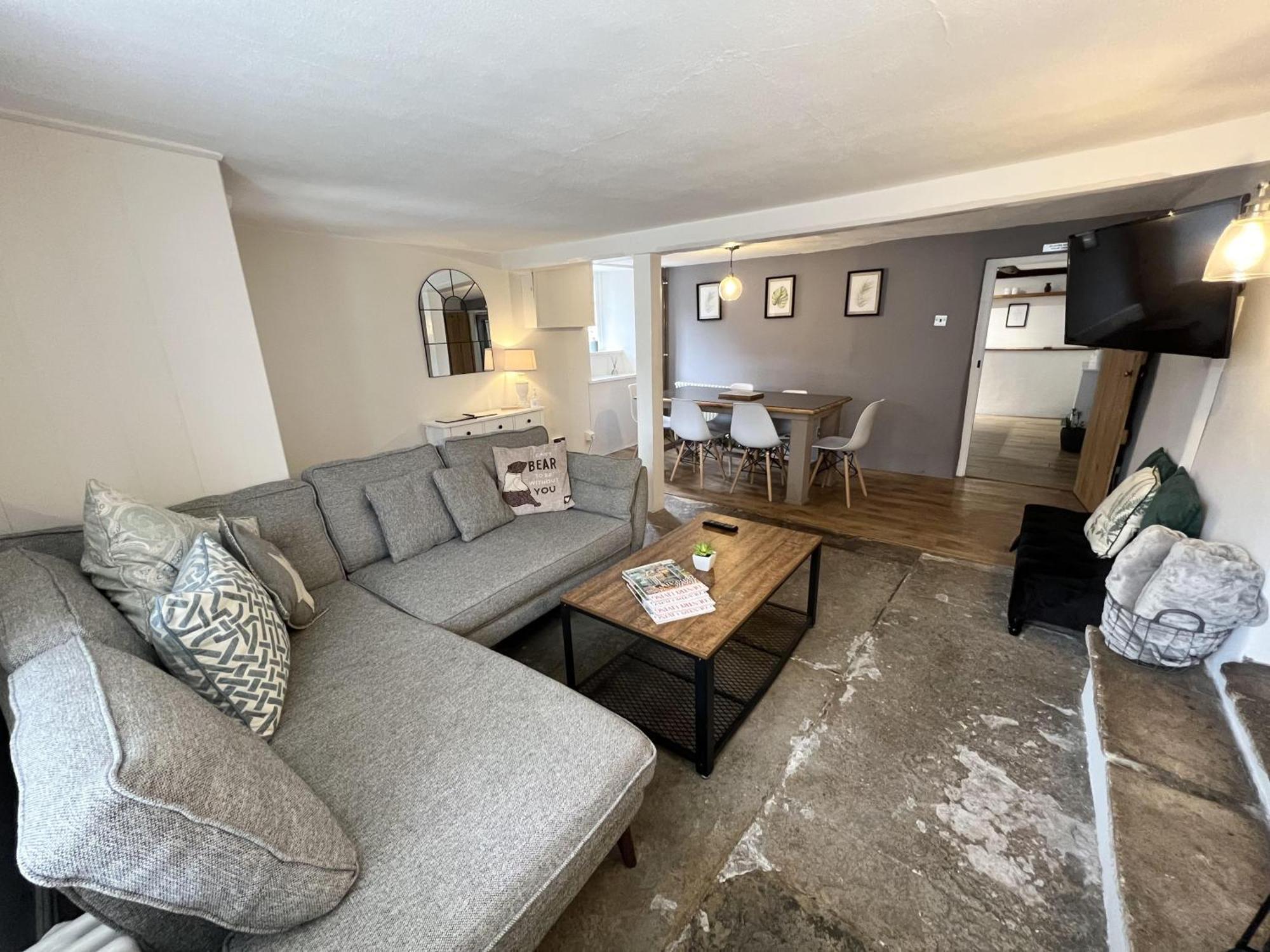 Cosy Two Bedrooom Cottage Set In A Dorset Village Стерминстер-Ньютон Экстерьер фото