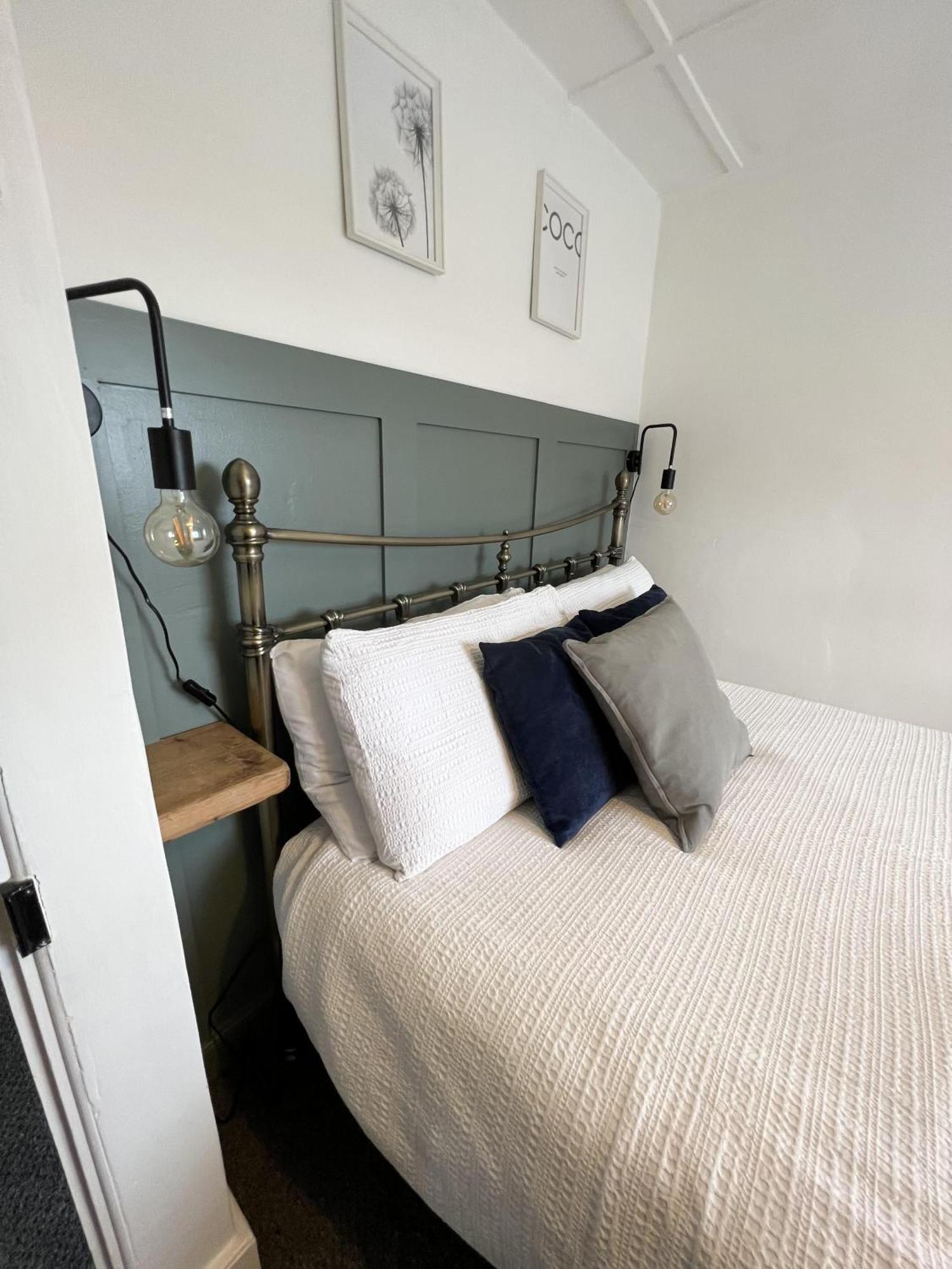 Cosy Two Bedrooom Cottage Set In A Dorset Village Стерминстер-Ньютон Экстерьер фото